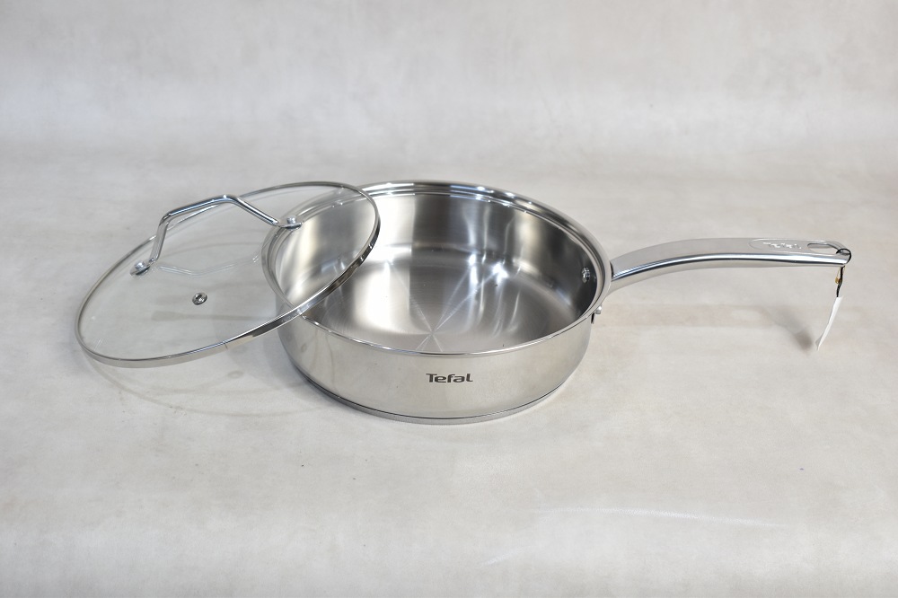 Tefal Intuition Lot 3 poêles inox 20/24/28 cm, Betterie de cuisine induction,  Revêtement antiadhésif Titanium, Bords verseurs A703S314 : :  Cuisine et Maison