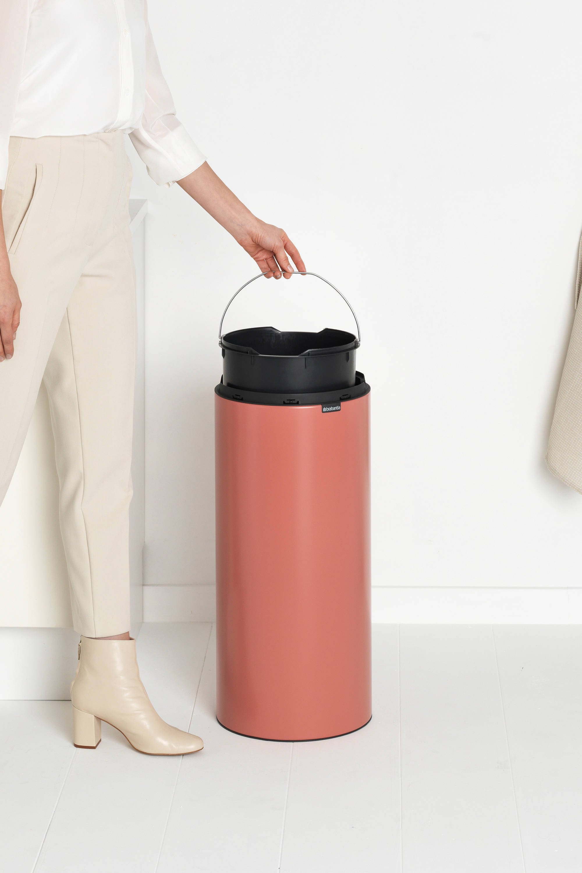 POUBELLE BRABANTIA TOUCH BIN 30L CREVETTE﻿ - Sache maison et déco vente en  ligne vaisselle eléctromenager et décoration