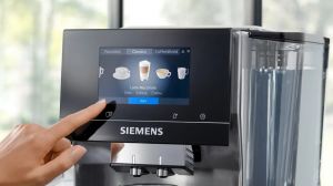 Machine à café automatique connectée EQ. 700
