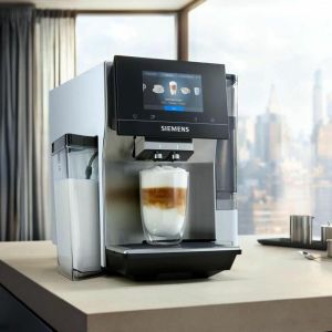 Machine à café automatique connectée EQ. 700