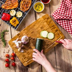 PLANCHE A DECOUPPER AZZA 40*26 CM  